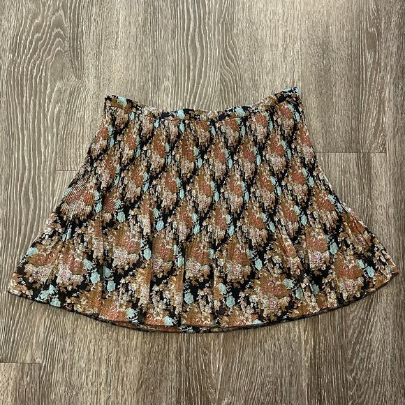 Buffalo David Bitton Lisinda Pleated Mini Skirt Sz Medium Boho Floral Print EUC - Picture 11 of 11